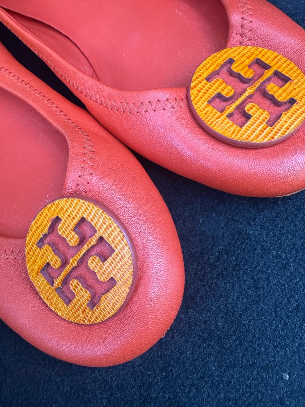 Tory Burch Minnie Travel Ballet Flat Orange Coral Leather - Picture 2 of 7